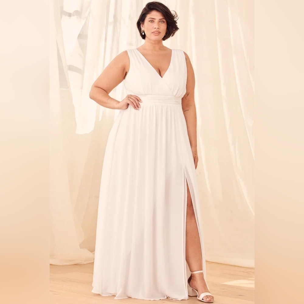 NWOT Lulus White Surplice Maxi Dress Size 3X=22/24 - Picture 1 of 5